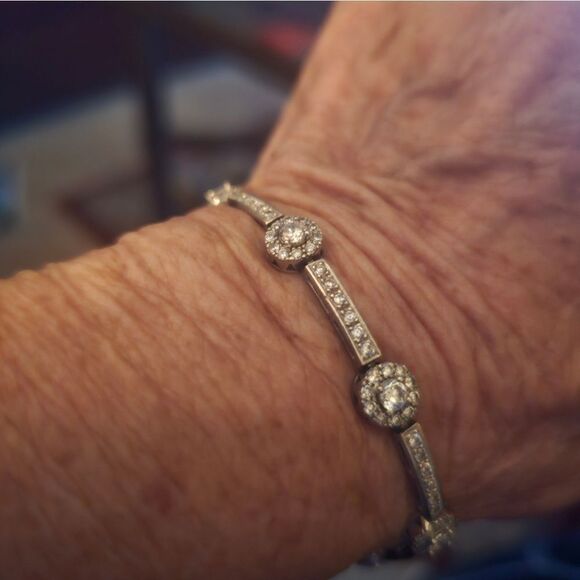 ROUND CLEAR SILVER CZ BAR LINK BRACELET - Picture 3 of 3